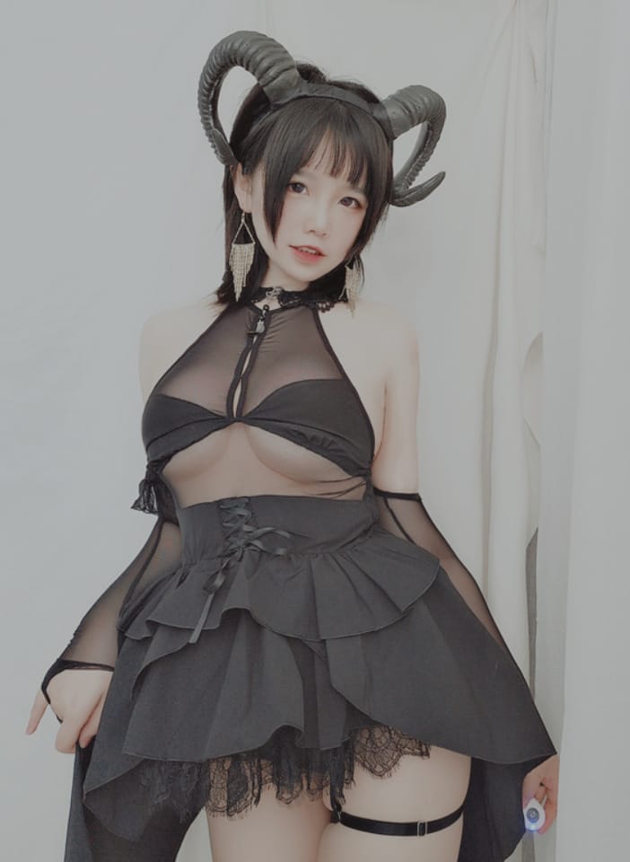 阿半今天很开心 – 写真图片合集【持续更新中】-客模COSER写真收藏网