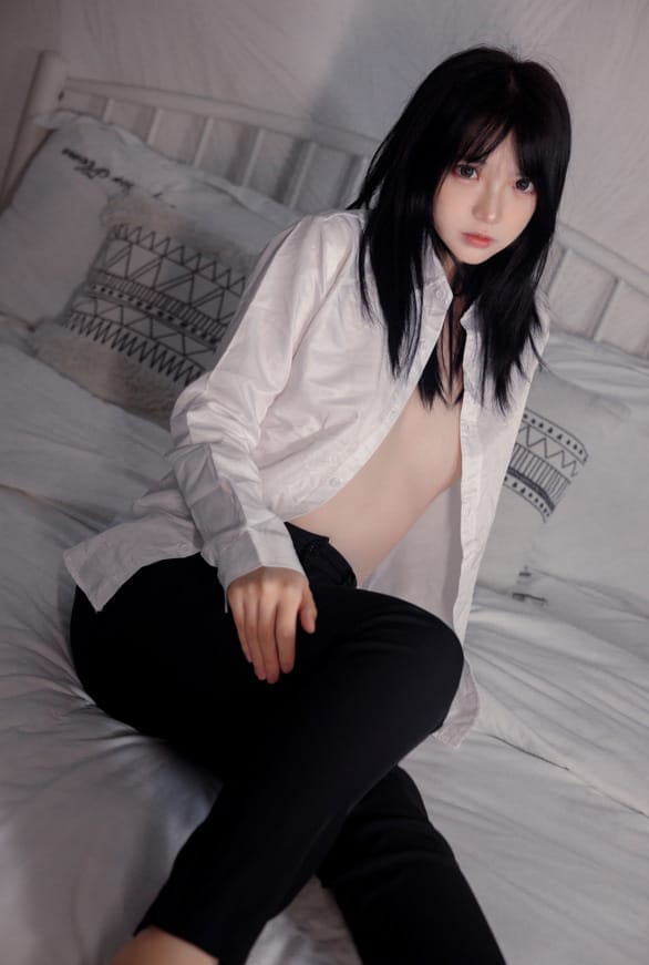 疯猫ss –NO.129 裤里丝[40P/662MB]-客模COSER写真收藏网