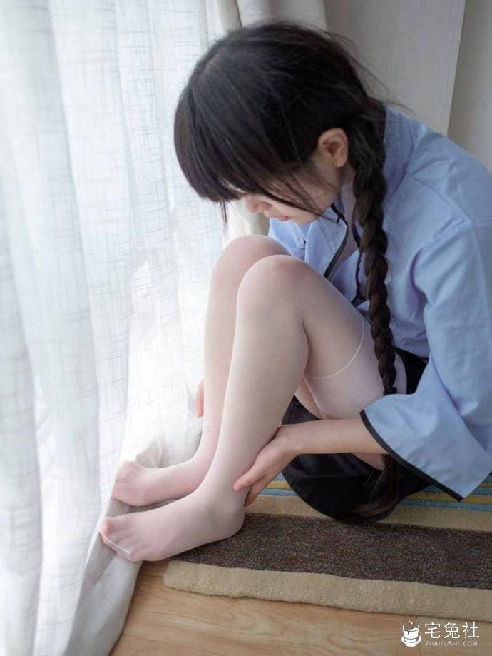 西尔酱白校服写真合集初恋感炸裂!民国制服美得让人上头! 西尔酱白校服写真合集初恋感炸裂!民国制服美得让人上头!