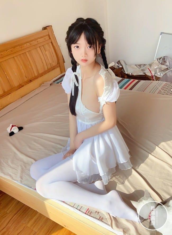 稚乖画册 – 夜夜 嬉戏 80d白丝 [74P1V-368MB]-客模COSER写真收藏网