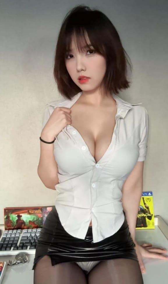 [微密圈]铃铛铛 –大冲刺 [11P -7M]-客模COSER写真收藏网