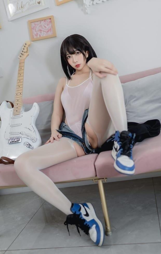 杏仁曲奇 – NO.07 升玖吉他姐姐 [45P-145M]-客模COSER写真收藏网