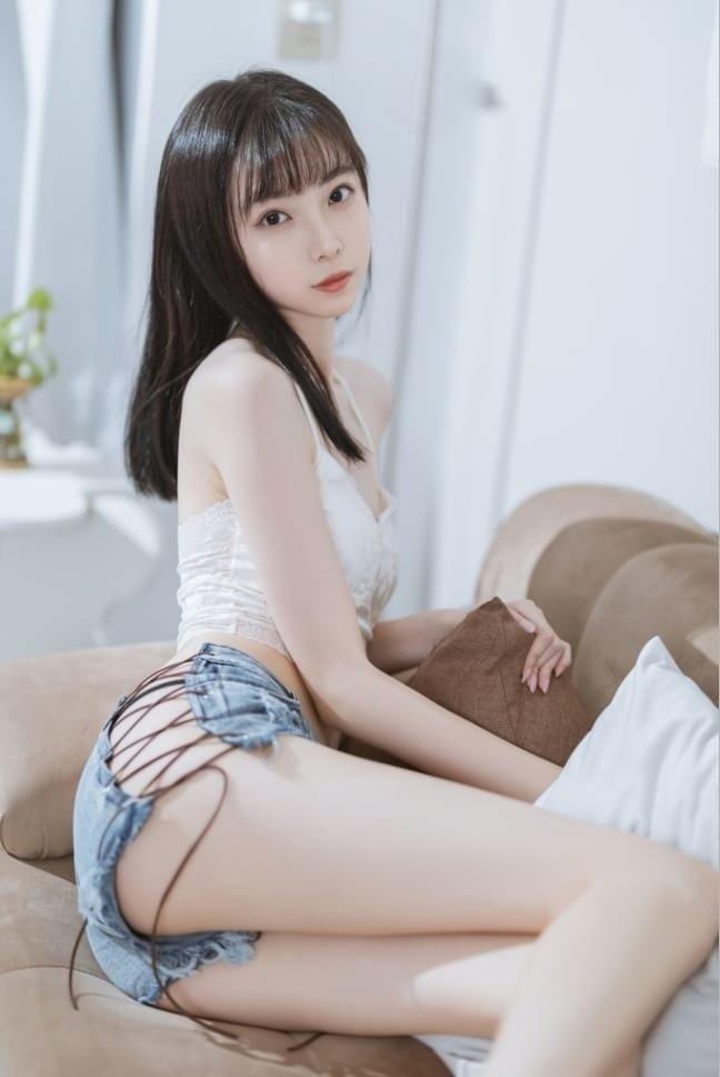 许岚LAN – NO.29 纯欲吊带 [41P-215M]-客模COSER写真收藏网