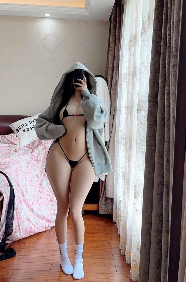 [微密圈]俏妞qiaoniuTT –超性感黑丝比基尼 [15P-44M]-客模COSER写真收藏网