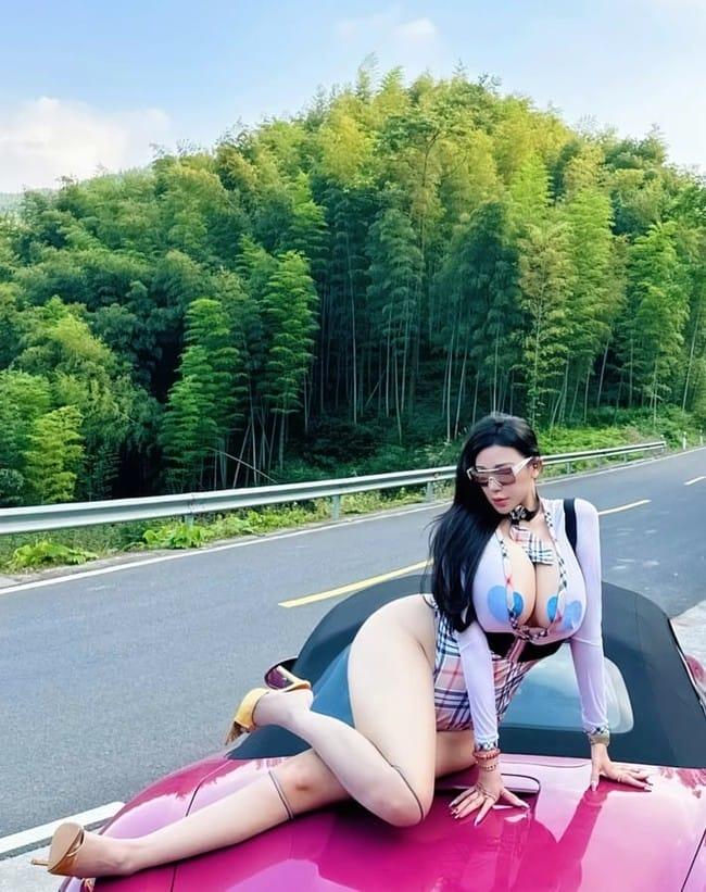 [微密圈]芷仪g宝 –路过的车主把车停下来 [12P-33M]-客模COS写真收藏网