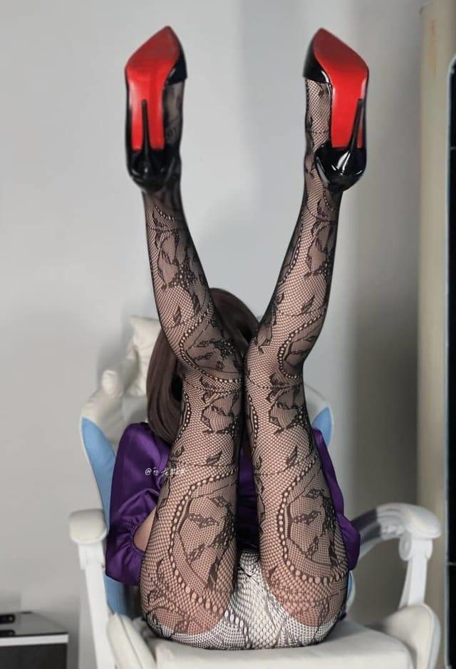 [微密圈]白龙猫女 – 蟒蛇丝袜 [33P3V-991M]-客模COS写真收藏网
