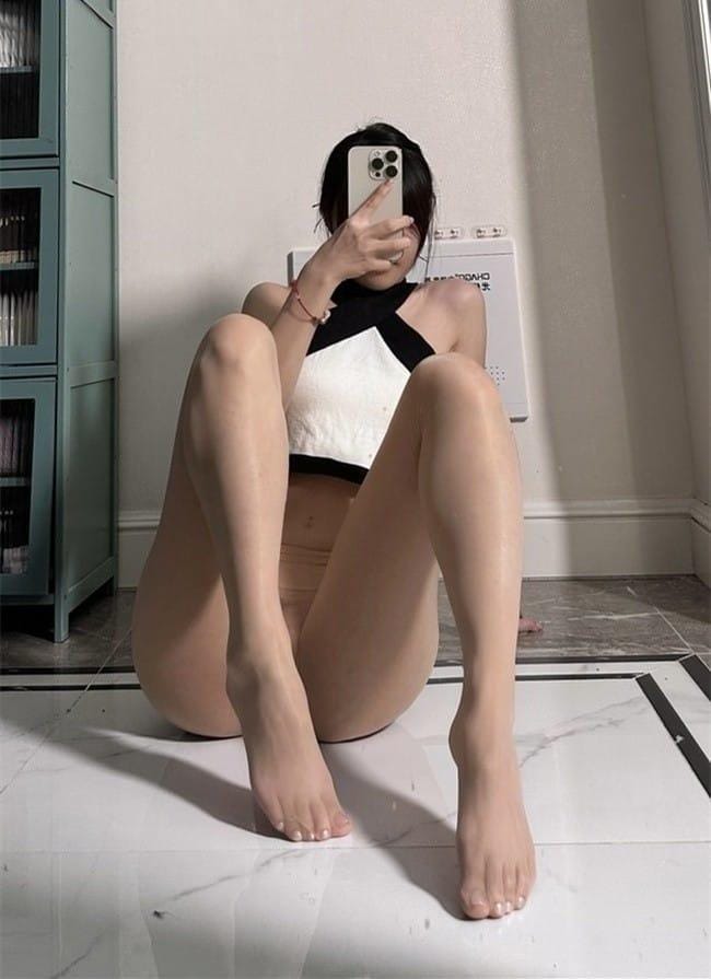 [微密圈]陈妮妮 –红色脚掌[51P-143MB]-客模COS写真收藏网