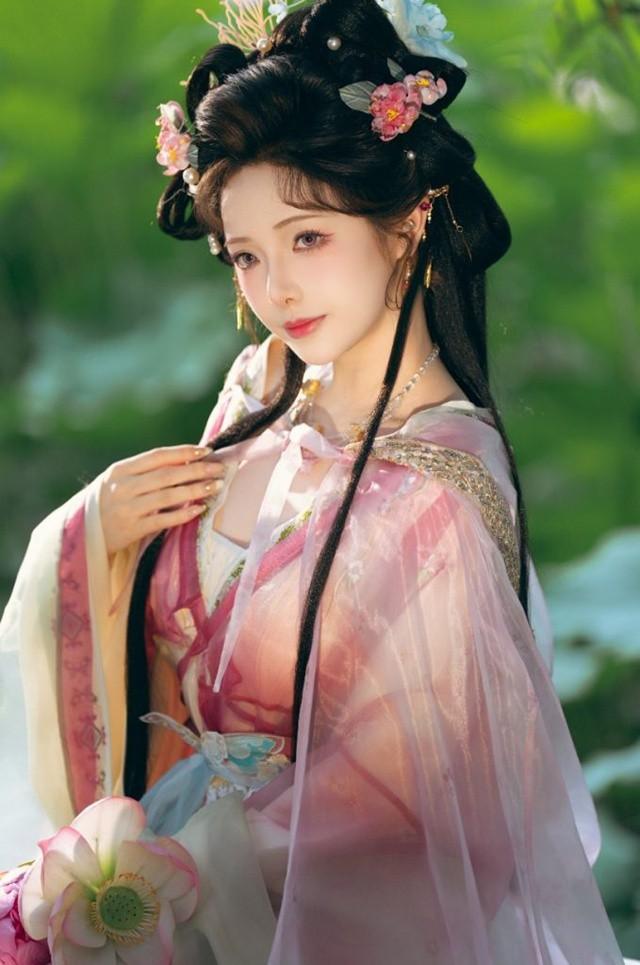 雯妹不讲道理 – NO.114 祝您中秋快乐owo[20P-156MB]-蜜桃啵啵-客模COS写真收藏网