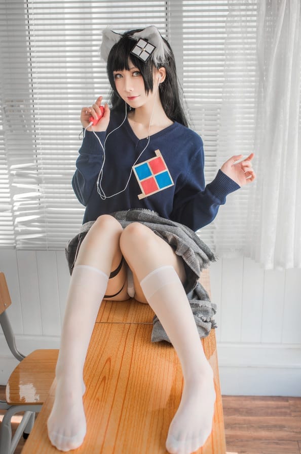 izumi泉桃子 –NO.03 纯白毕业季[40 –189MB]-客模COS写真收藏网