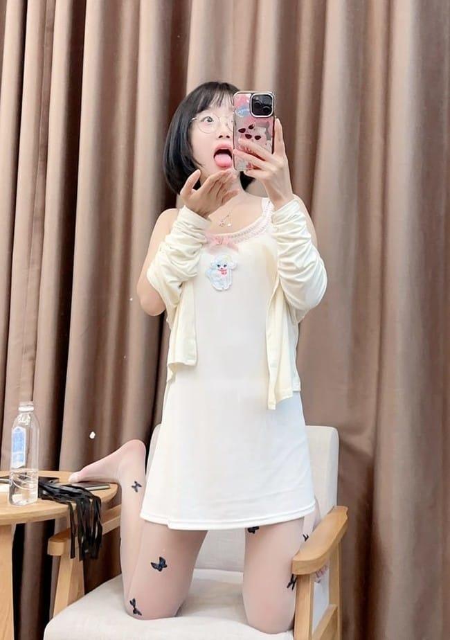 [微密圈]胜利的小生活 –蝴蝶白丝 [9P1V-98M]-客模COS写真收藏网