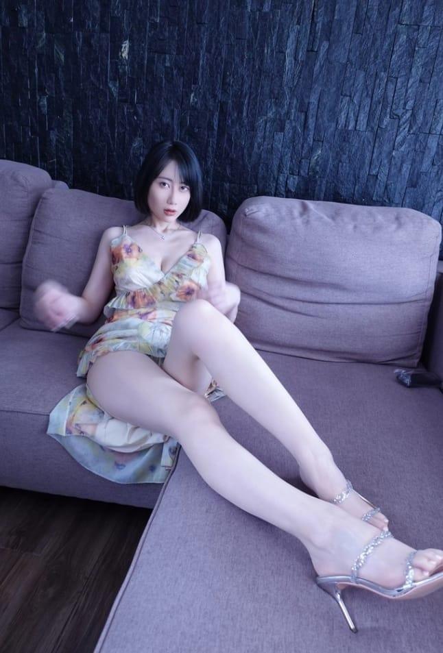 [微密圈]郑瑞妤 –碎花裙加豹纹内内 [14P -33M]-客模COS写真收藏网