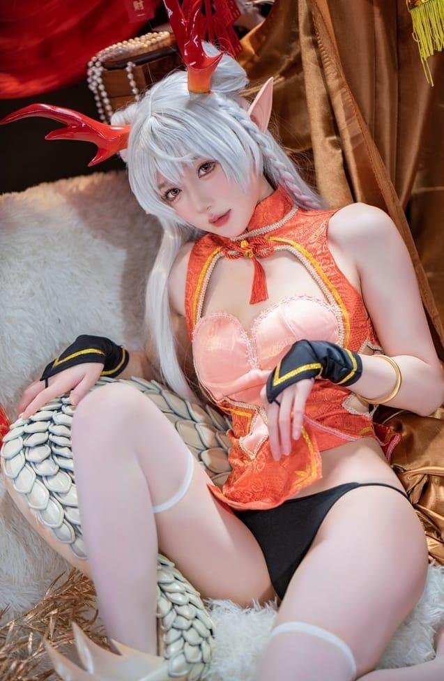 阿包也是兔娘 – NO.084 新春贺图 龙妹[45P1V-1.24G]-客模COS写真收藏网
