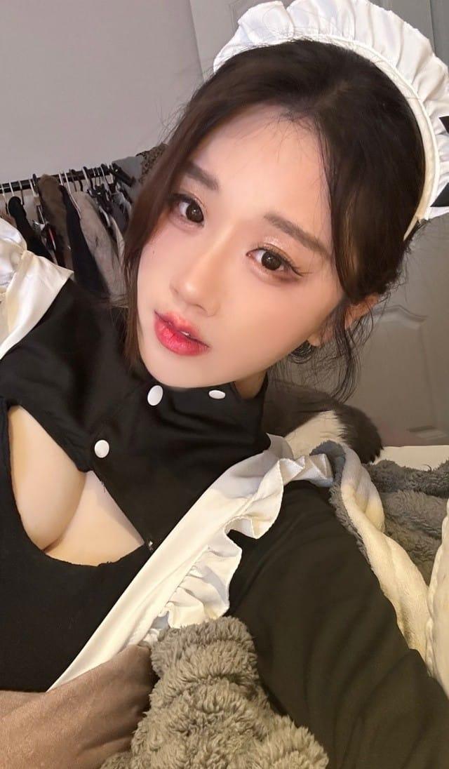 [微密圈]轩子巨二兔 – 女仆装[15P-30M]-客模COS写真收藏网