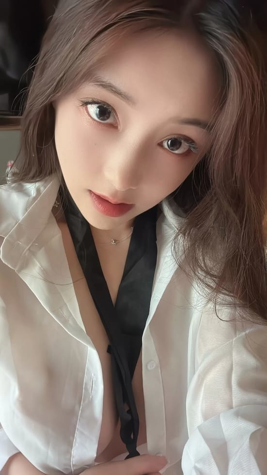 [微密圈]奶雯 –九月系列 [24P-40M]-客模COS写真收藏网