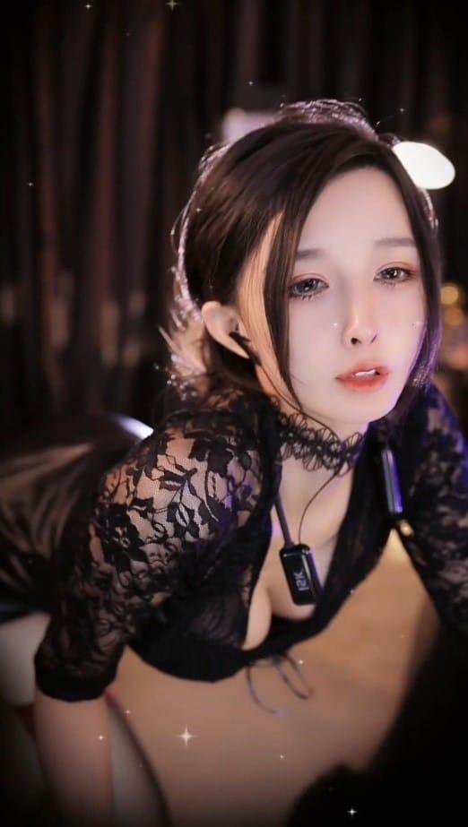 余多多Dudu – 踩单车纯享[1V-179MB]-客模COS写真收藏网