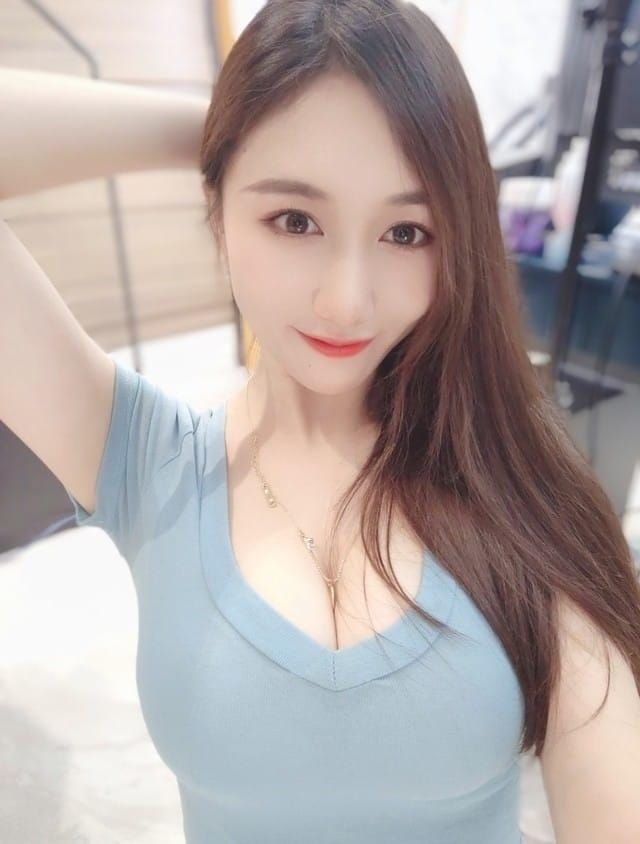 [微密圈]小玉吃果冻 – 小玉超自拍大图[20P-10M]-客模COS写真收藏网