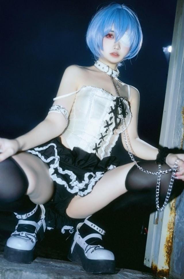 洛桑w伊梓 – NO.14 雨后天台 [35P-694MB]-客模COS写真收藏网