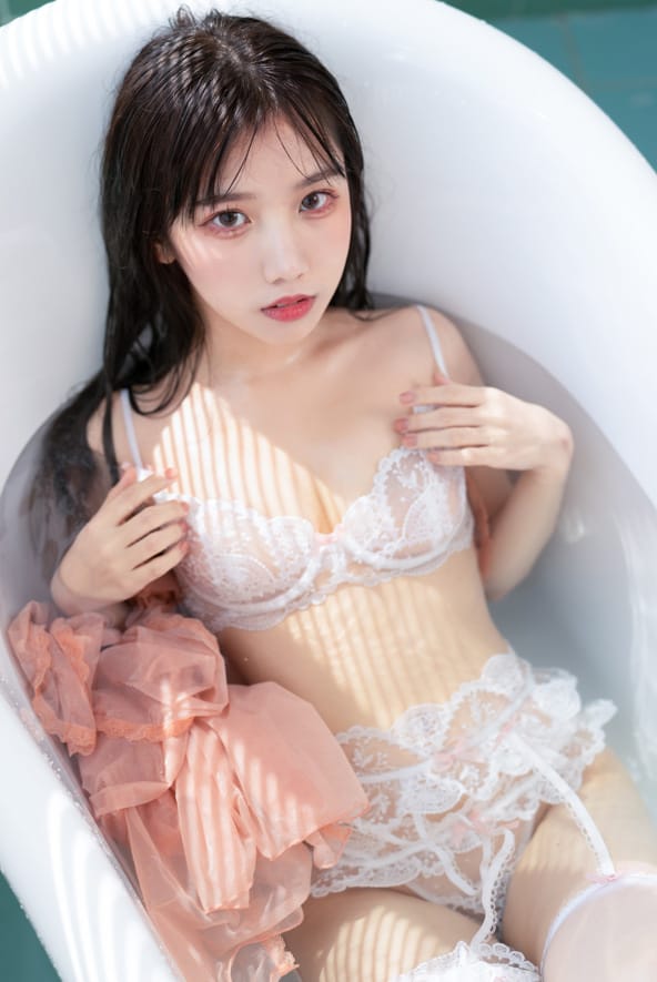 果咩酱w –NO.024 浴缸[25P/493MB]-客模COS写真收藏网