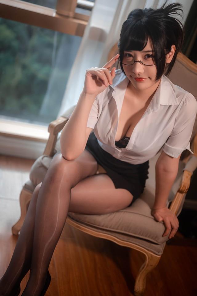 糖果果Candy – 舰长图 室内ol[102P326MB]-客模COS写真收藏网
